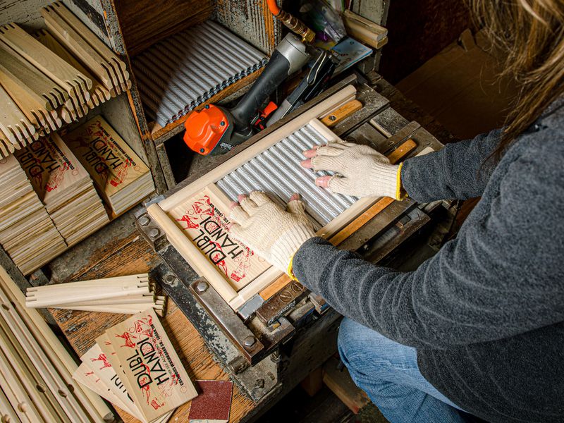 Only One Factory in North America Still Makes Washboards, and They Are Flying Off of Shelves – Smithsonian